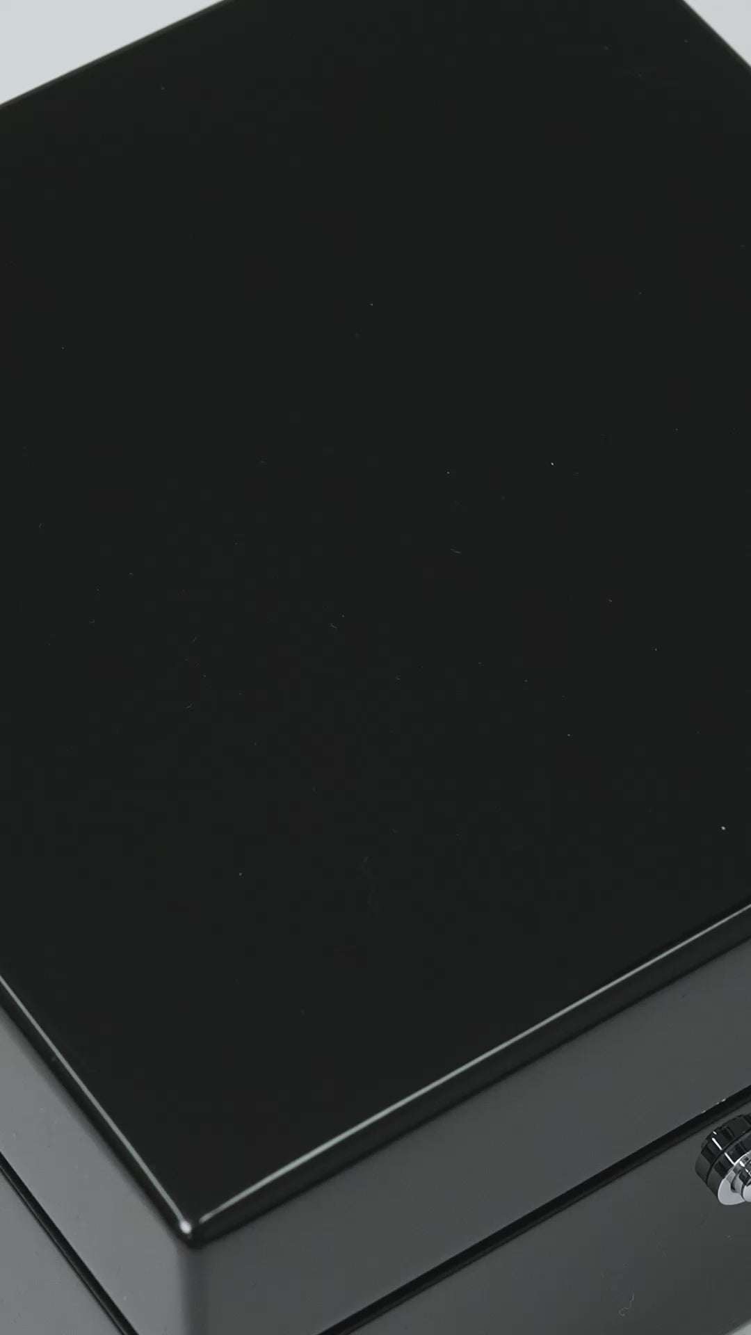 Load video: A Closer Look for Sport band S1