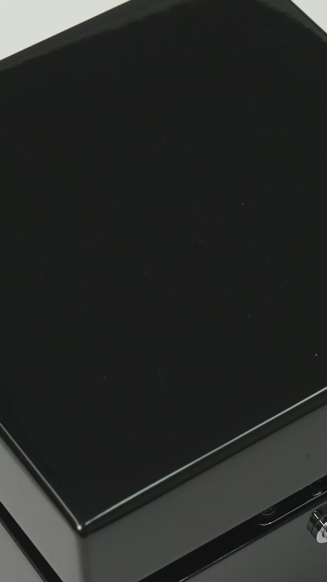 Load video: A Closer Look for Sport band S1